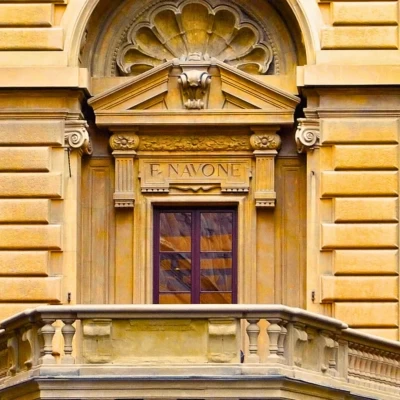 portale-palazzo-navone scudo-armi-rucellai