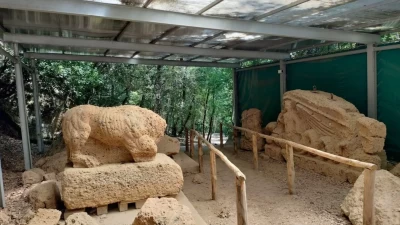 statue-piedistalli leone-scultura