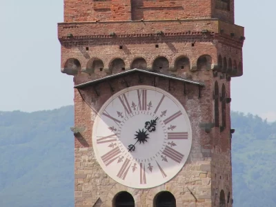 torre-dell-orologio-a-lucca
