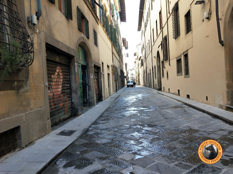 Via Pandolfini con la pavimentazione completamente rifatta