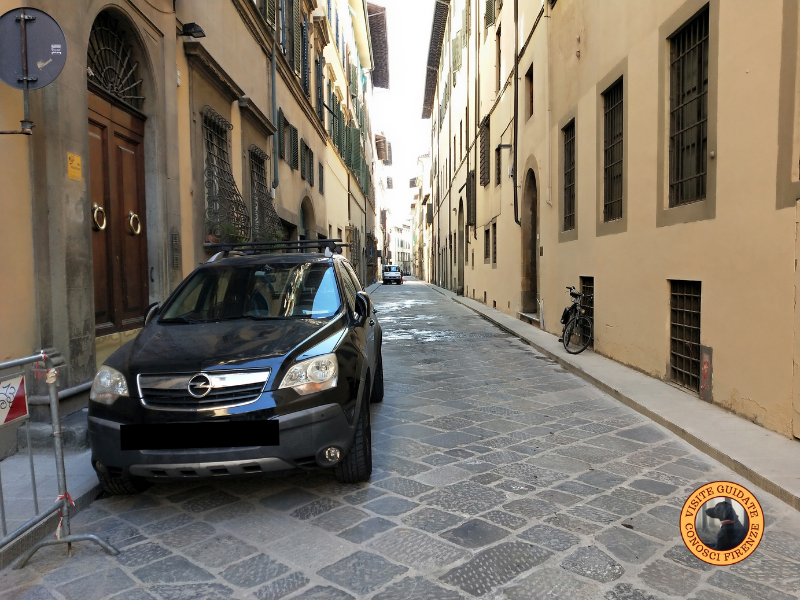 Via Pandolfini con la pavimentazione completamente rifatta
