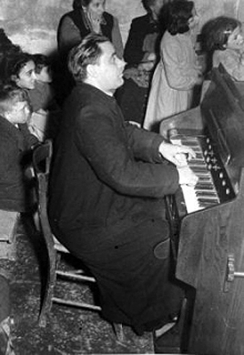 Don Furno Checchi (Campi Bisenzio, 1913 – Firenze, 2011, presso Convitto ecclesiastico)