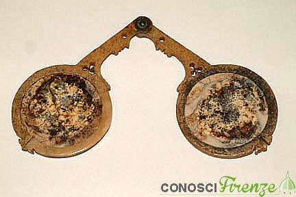 Occhiali del XIV secolo