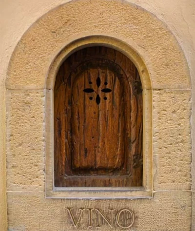 Wine-Windows-in-Florence